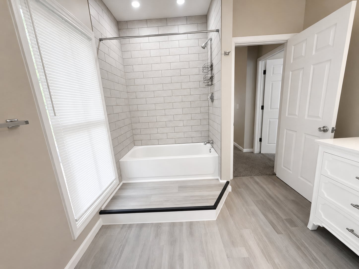 704 Axtell – photo 1