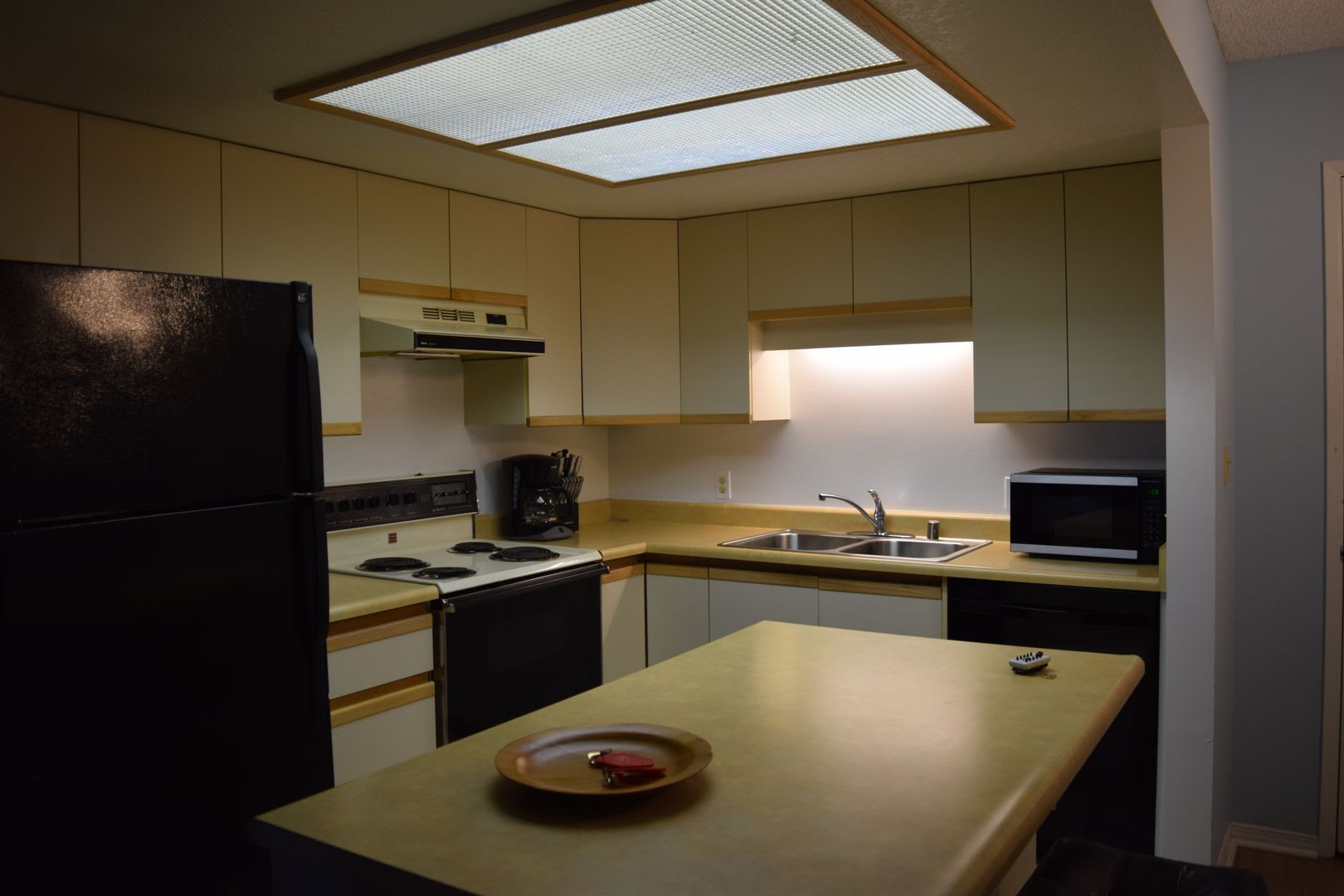 Maui Banyan 1 bd 2 bath furnished unit available October 1, 2026 for 1 yr. term. – photo 5