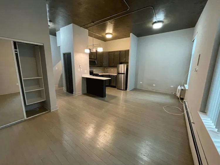 4602 North Clarendon Ave. – photo 1