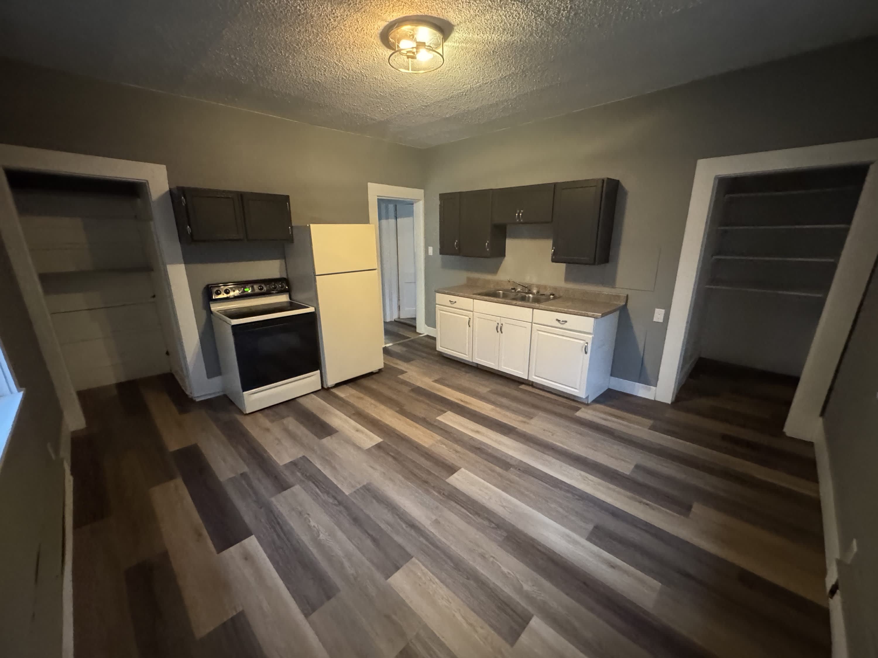 547 Woodlawn Avenue – photo 4