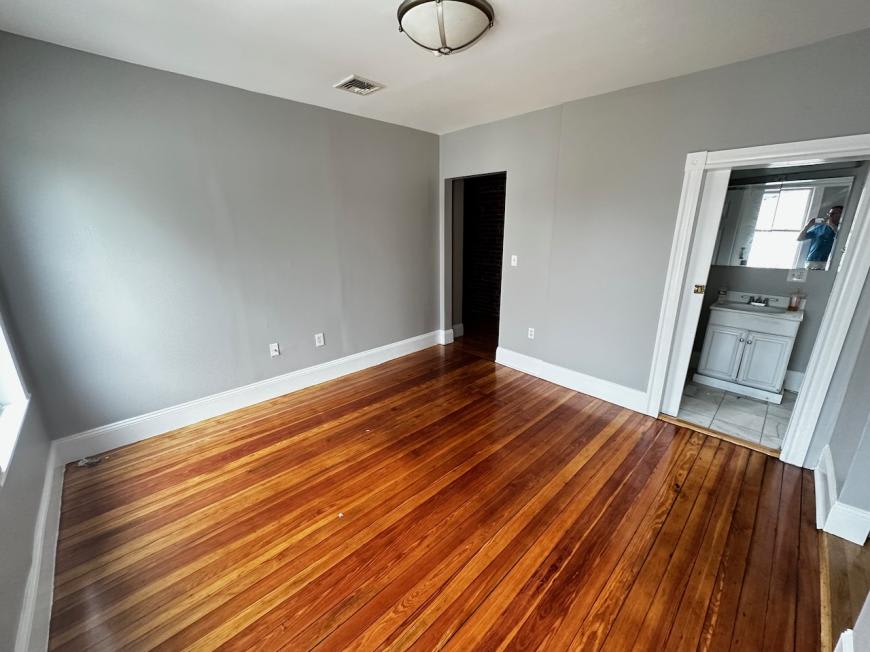 33 Adamson St. – photo 3