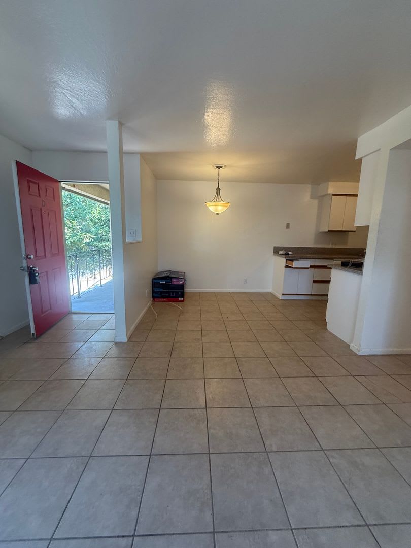 2 Bedroom 2 Bath Upstairs Unit in Granite Bay – photo 3