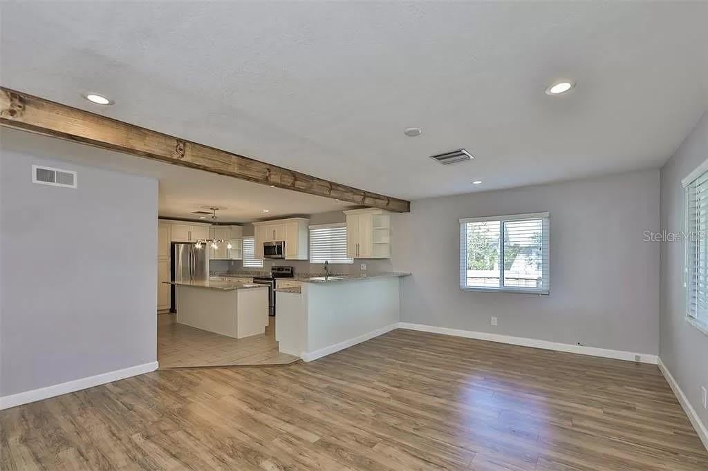 3219 W LEROY Street – photo 3