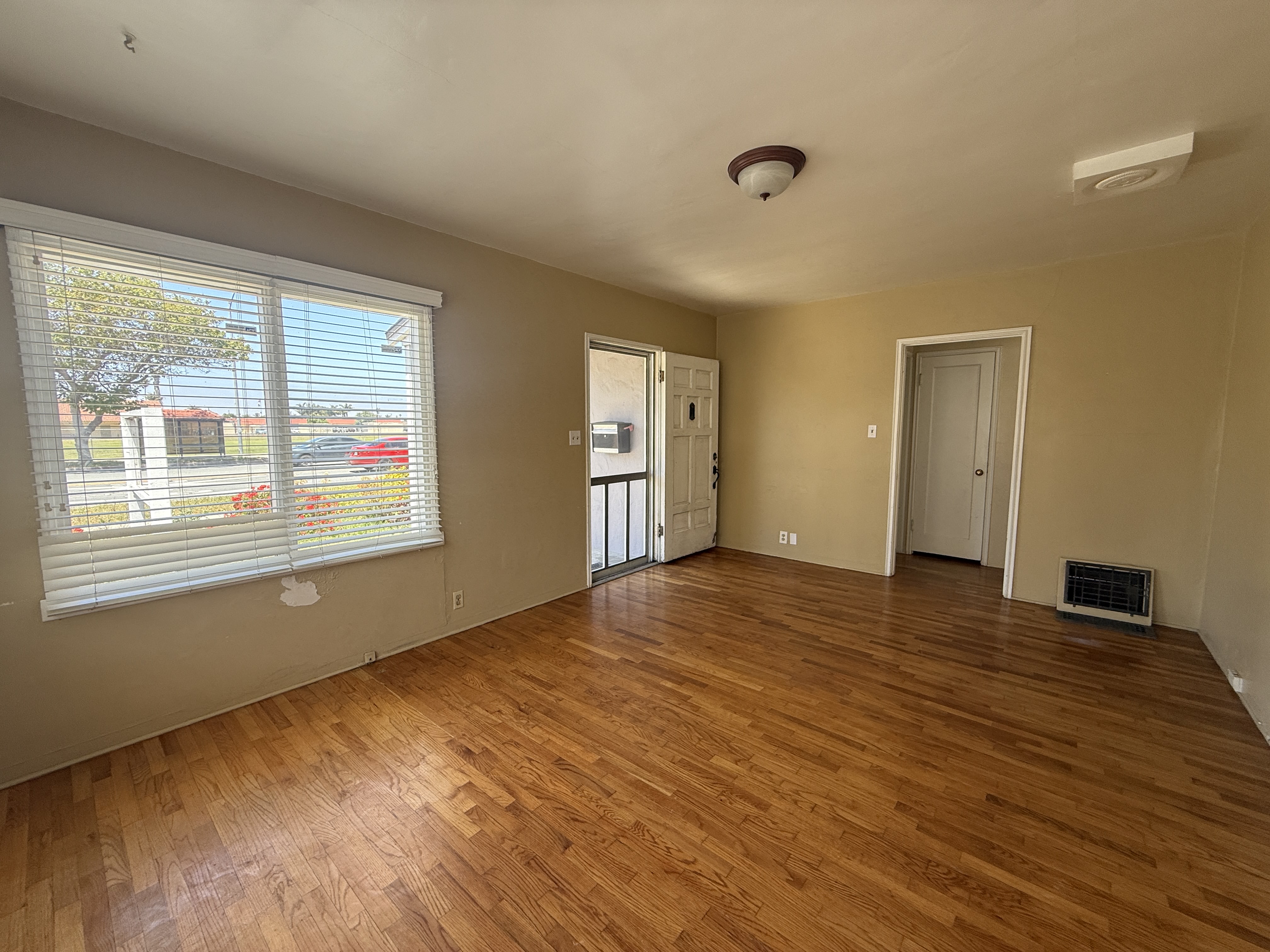 312 N H St – photo 4