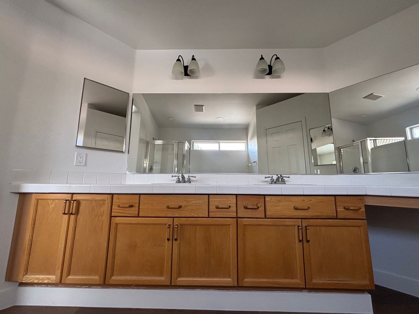 Fully Upgraded Single-Story Home 3 bed 2 Bath in Northwest / Centennial – photo 4