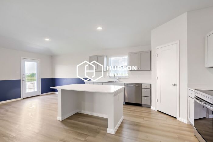 926 Childress Drive – photo 4