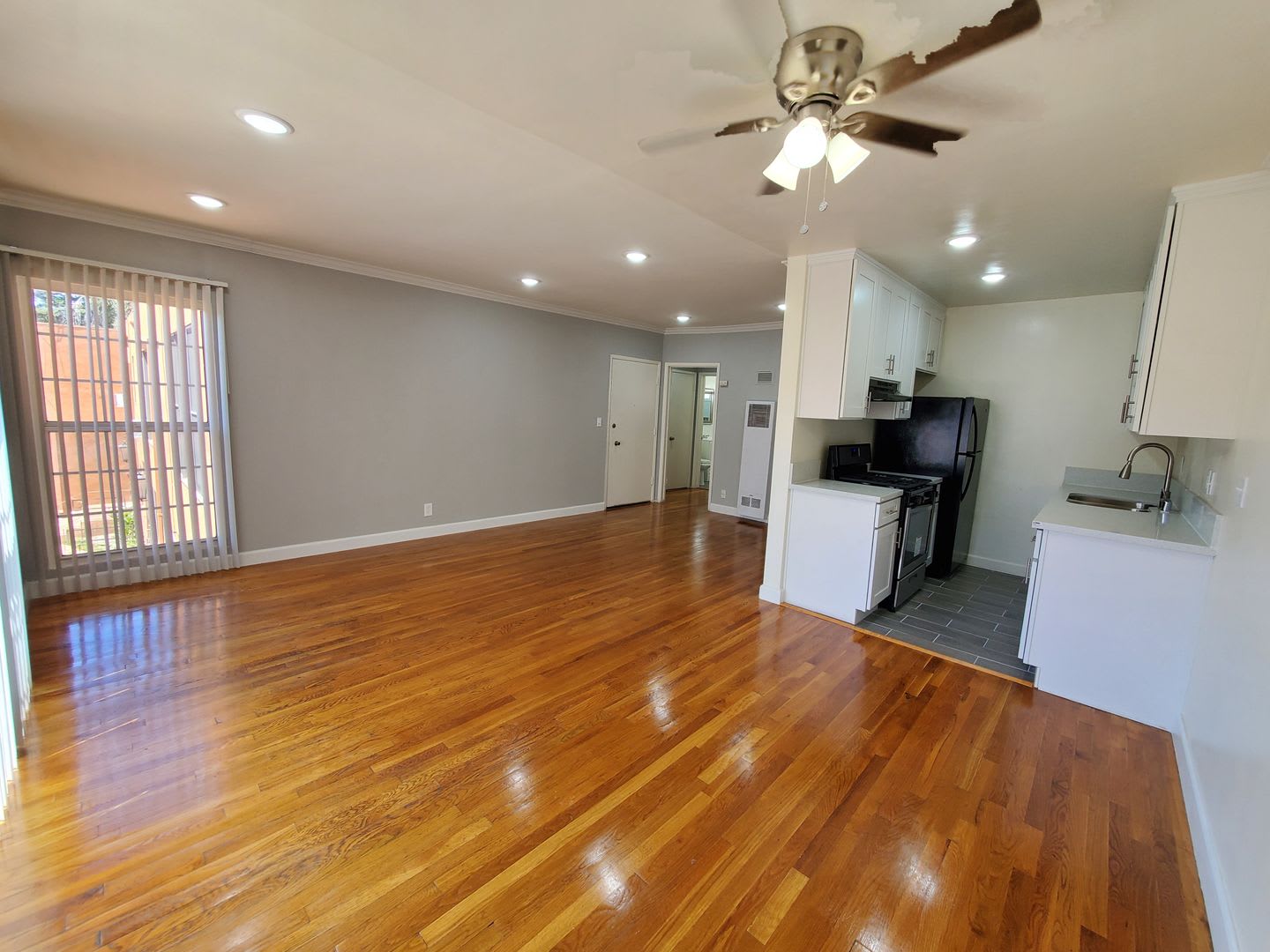 938 N. Spaulding Ave. – photo 2