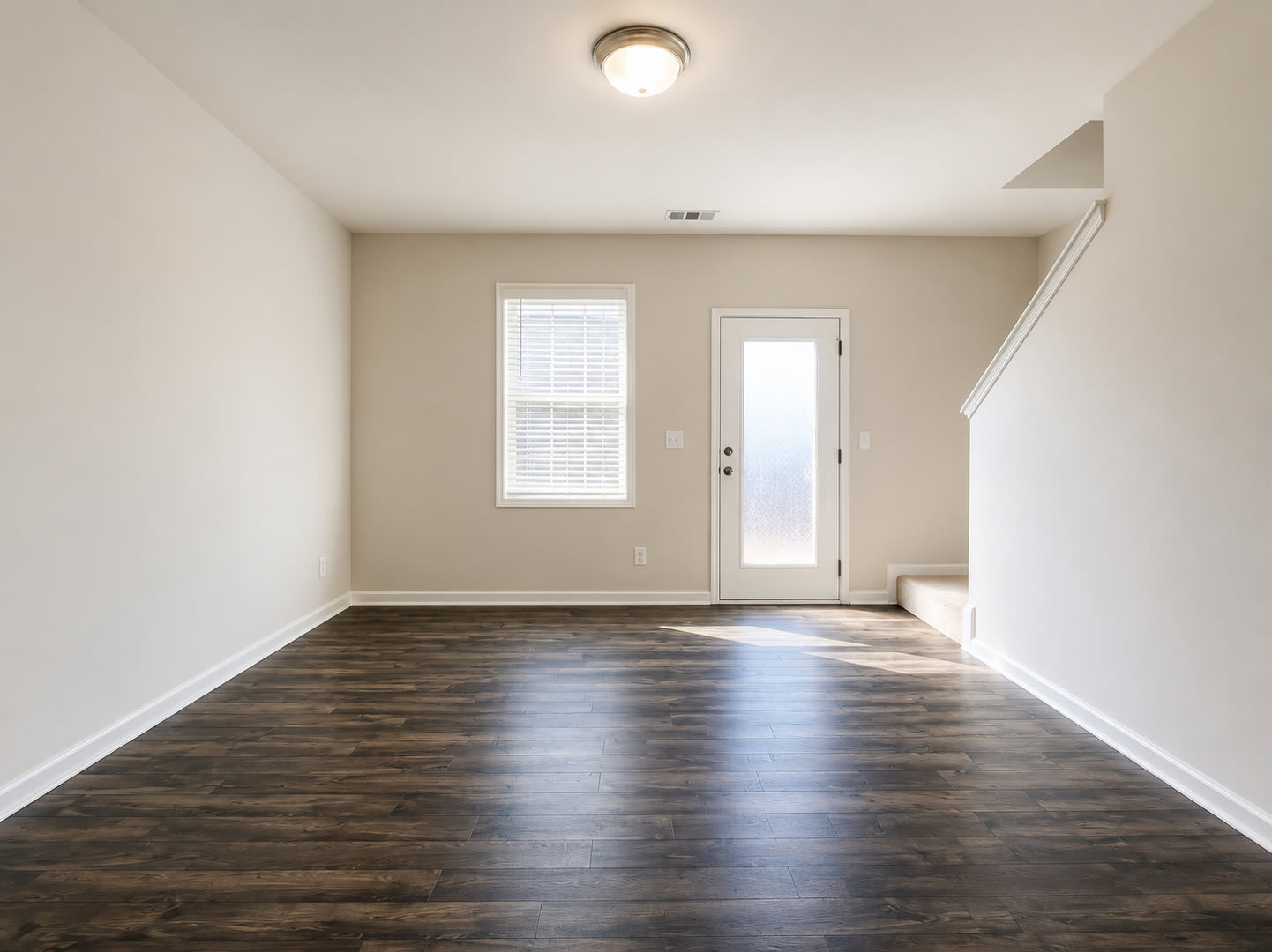 Spacious Townhome with Modern Finishes – photo 3