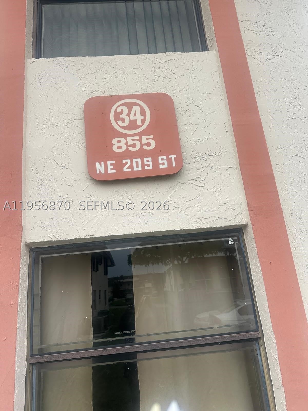 855 NE 209th St – photo 1