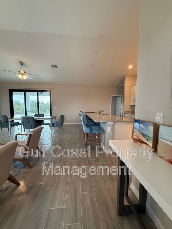 2609 NE 5th PL – photo 4