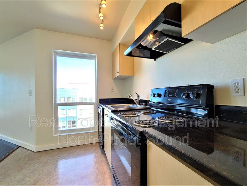 2824 Grand Ave – photo 4