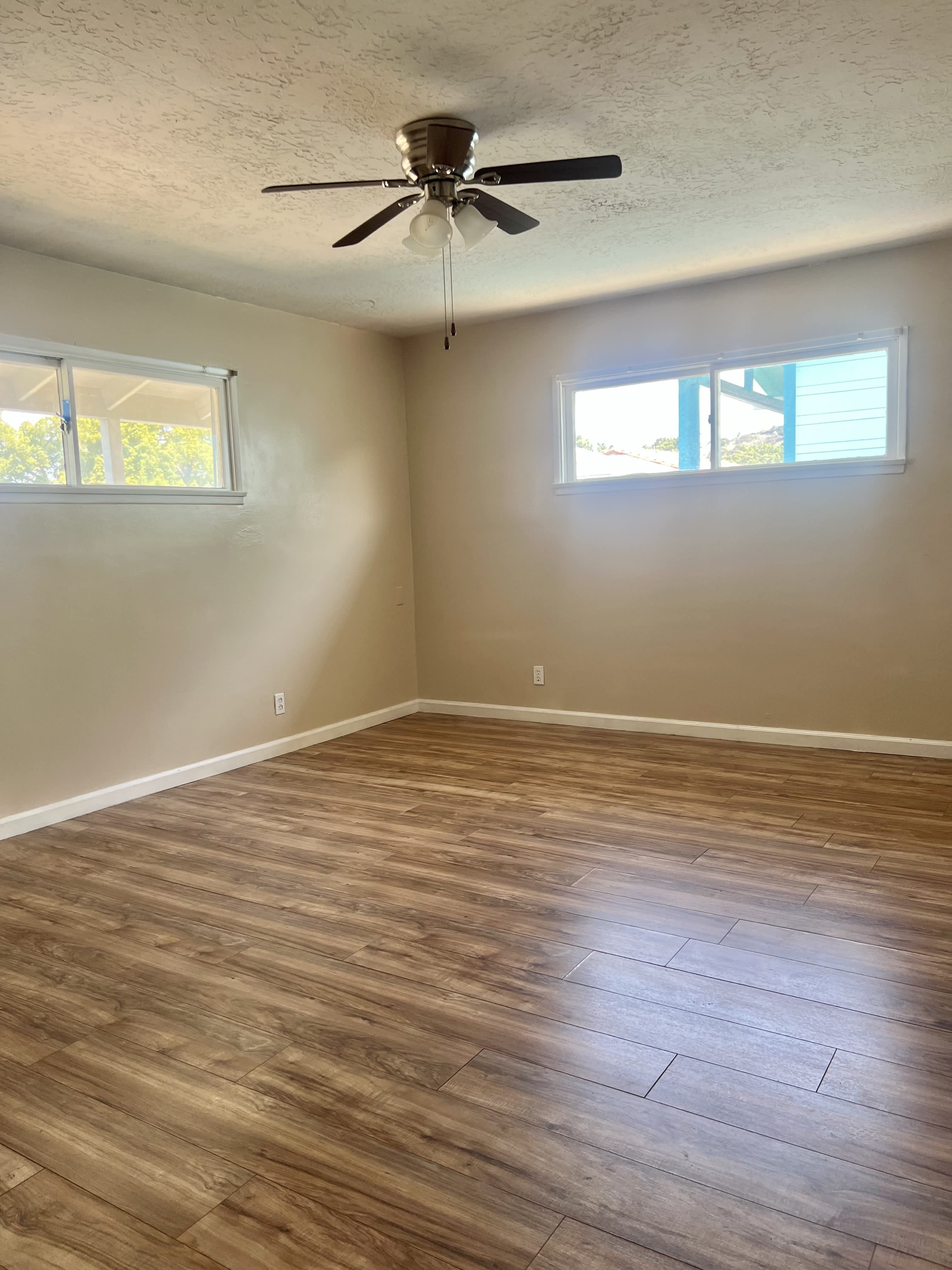 5818 Pickering Ave – photo 3