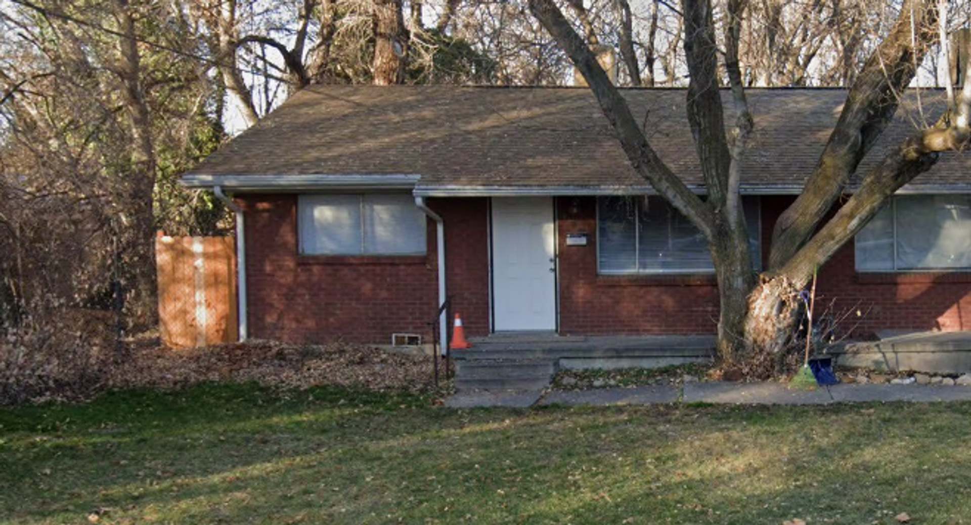 Charming 2 Bed Unit in Peaceful, Quiet Millcreek!! – photo 1