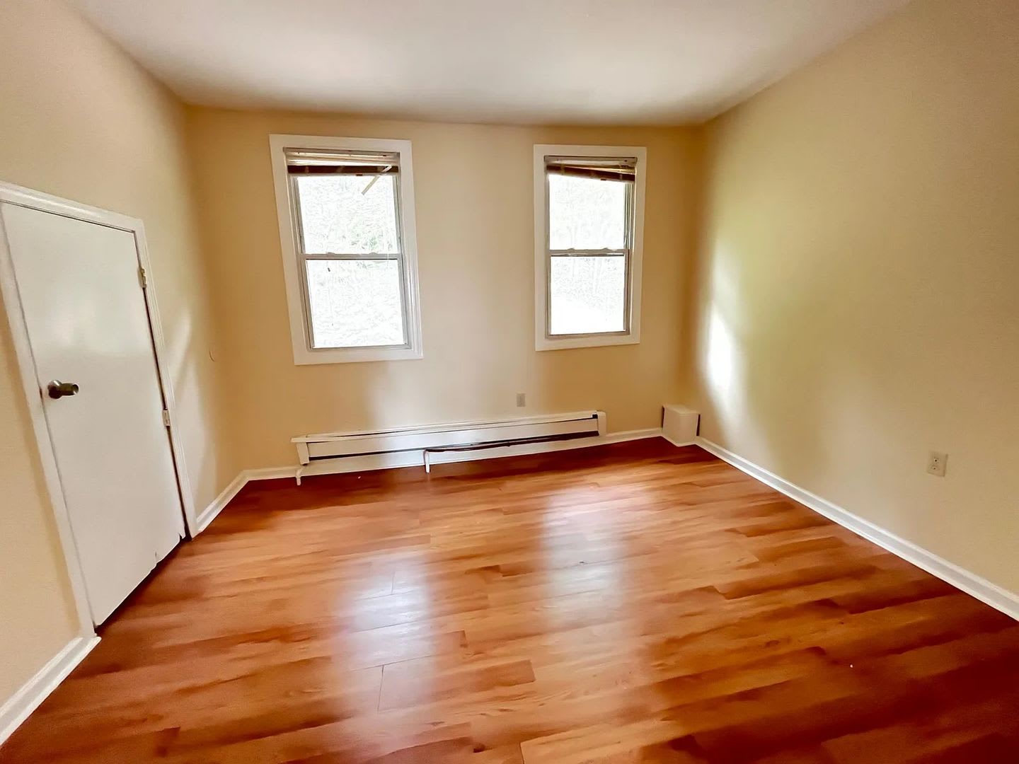 22 Hemlock St – photo 2