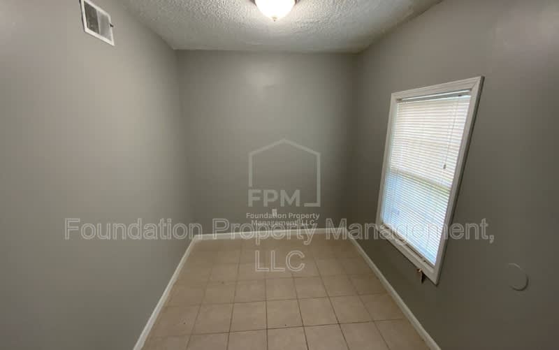 2961 Grenadier Cove – photo 5