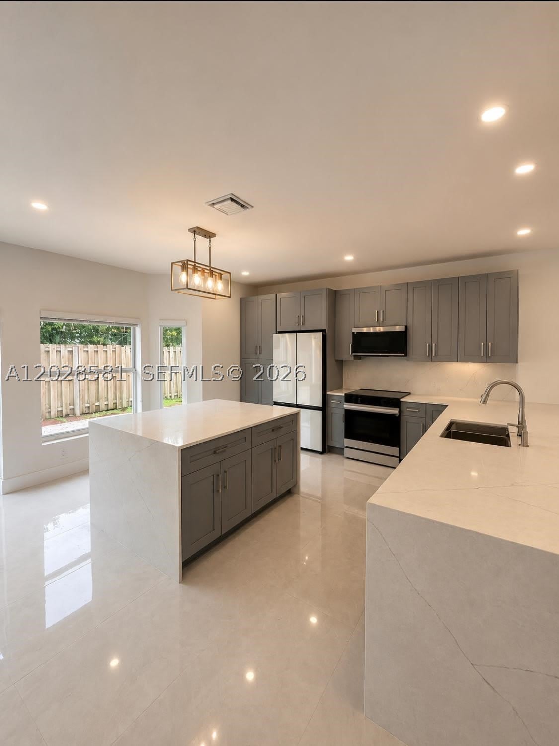 11244 NW 58th Ter – photo 4