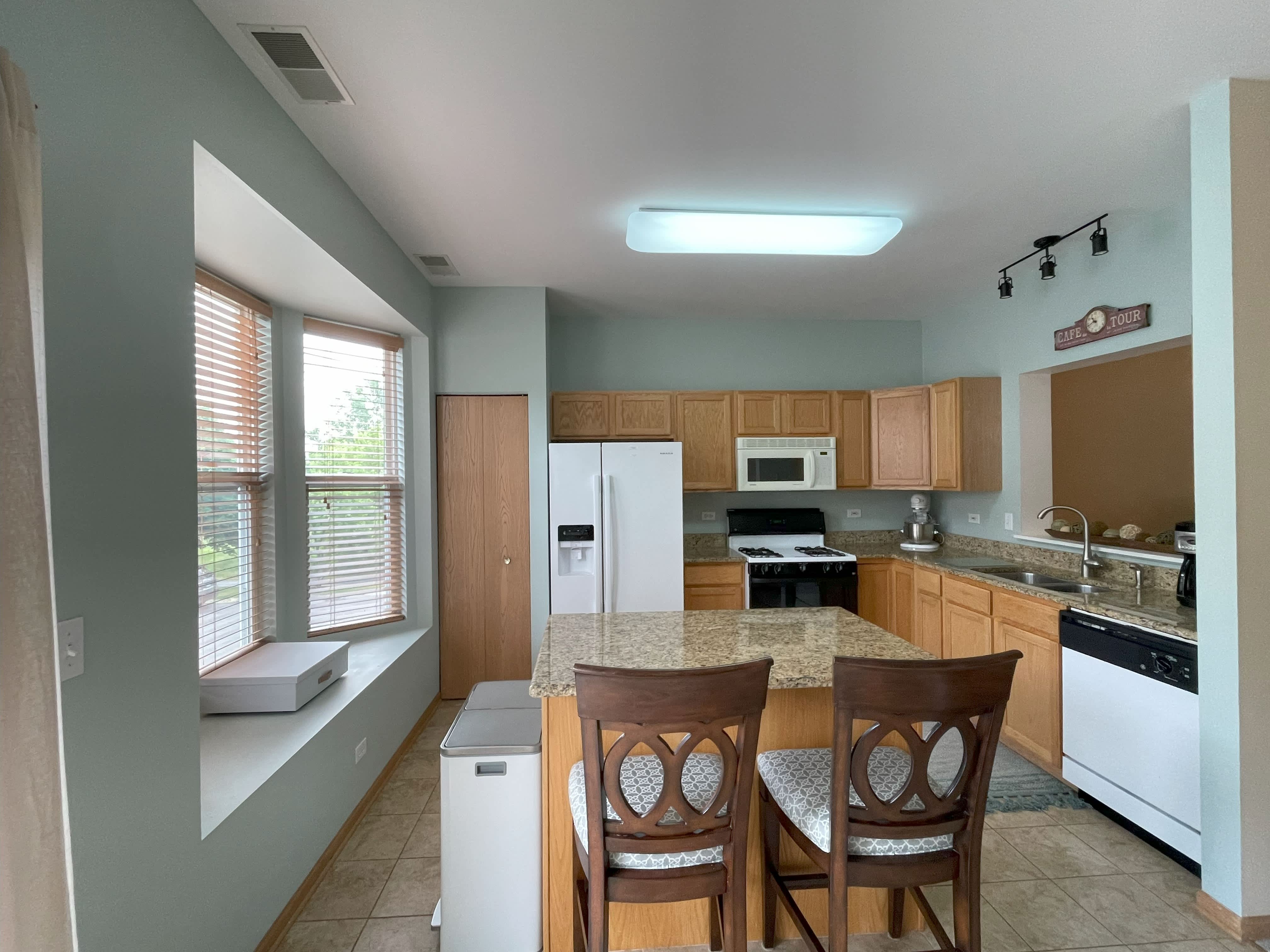 1011 Ellsworth Drive – photo 2