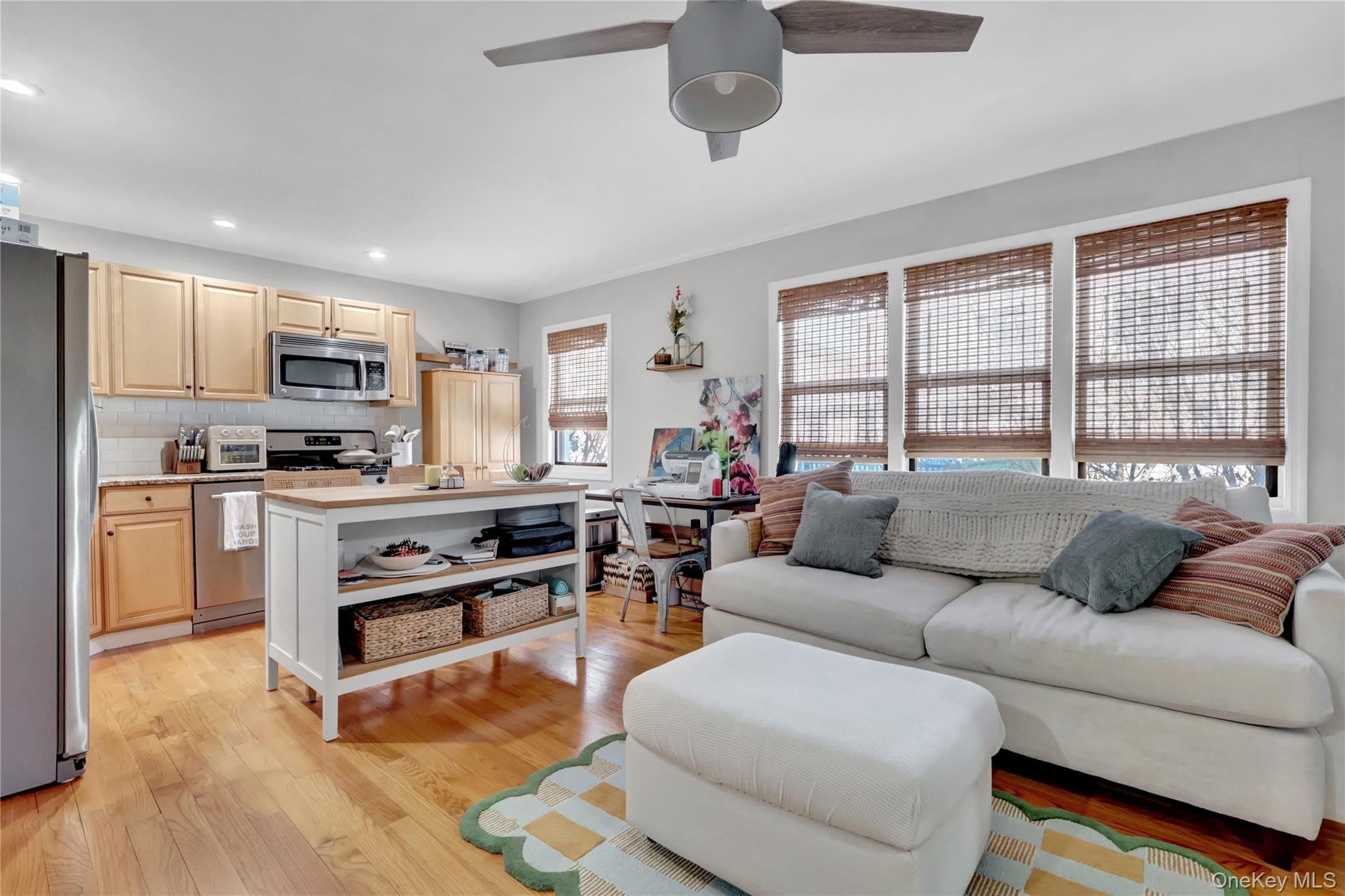 65 W Broadway – photo 3
