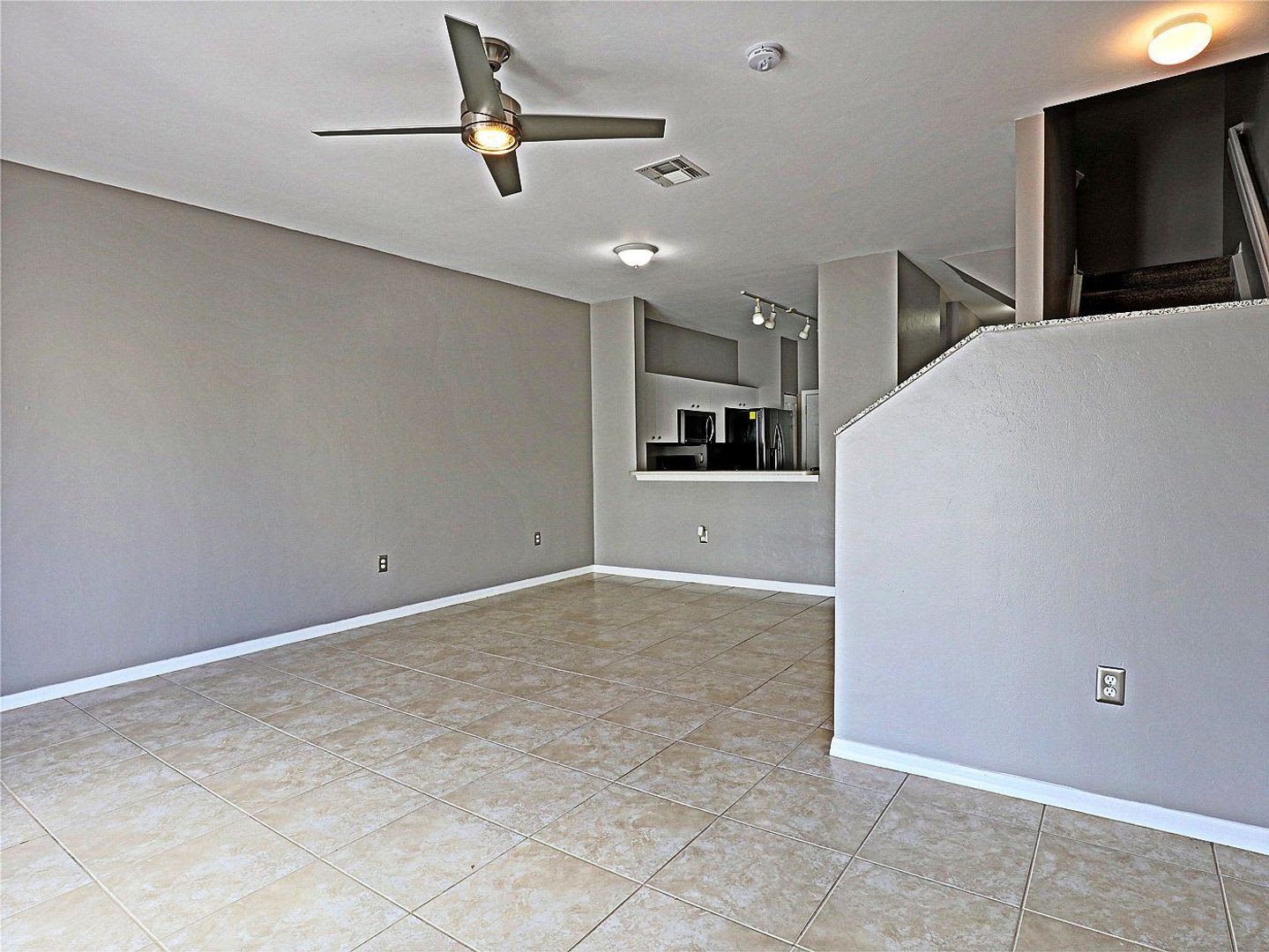 Forest Lake Townhomes 3605-107 – photo 2