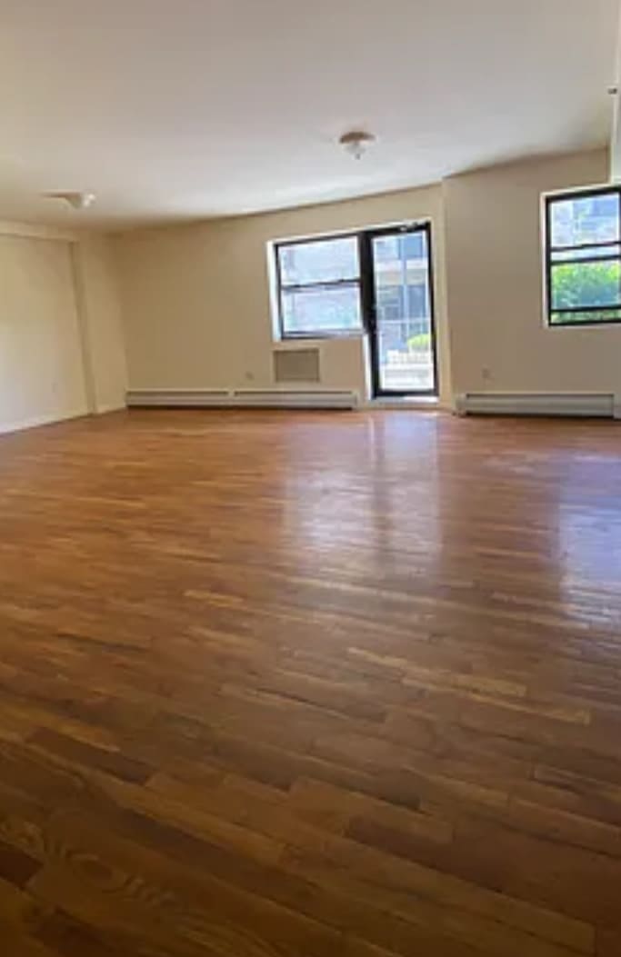 44 Hilton Ave – photo 4
