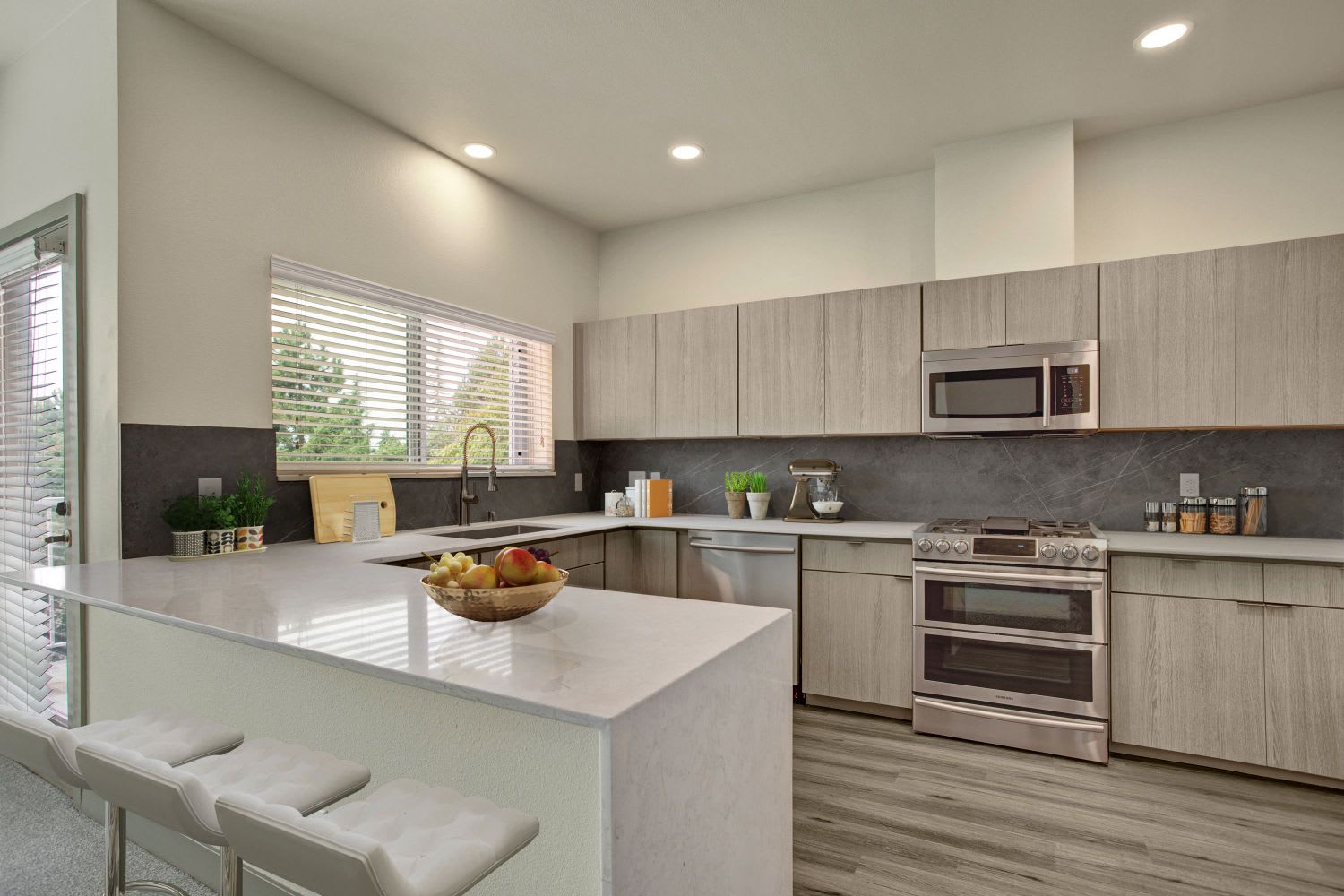 The Carillon Apartments – photo 1