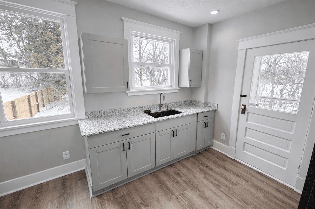 2550 Montana Ave – photo 4