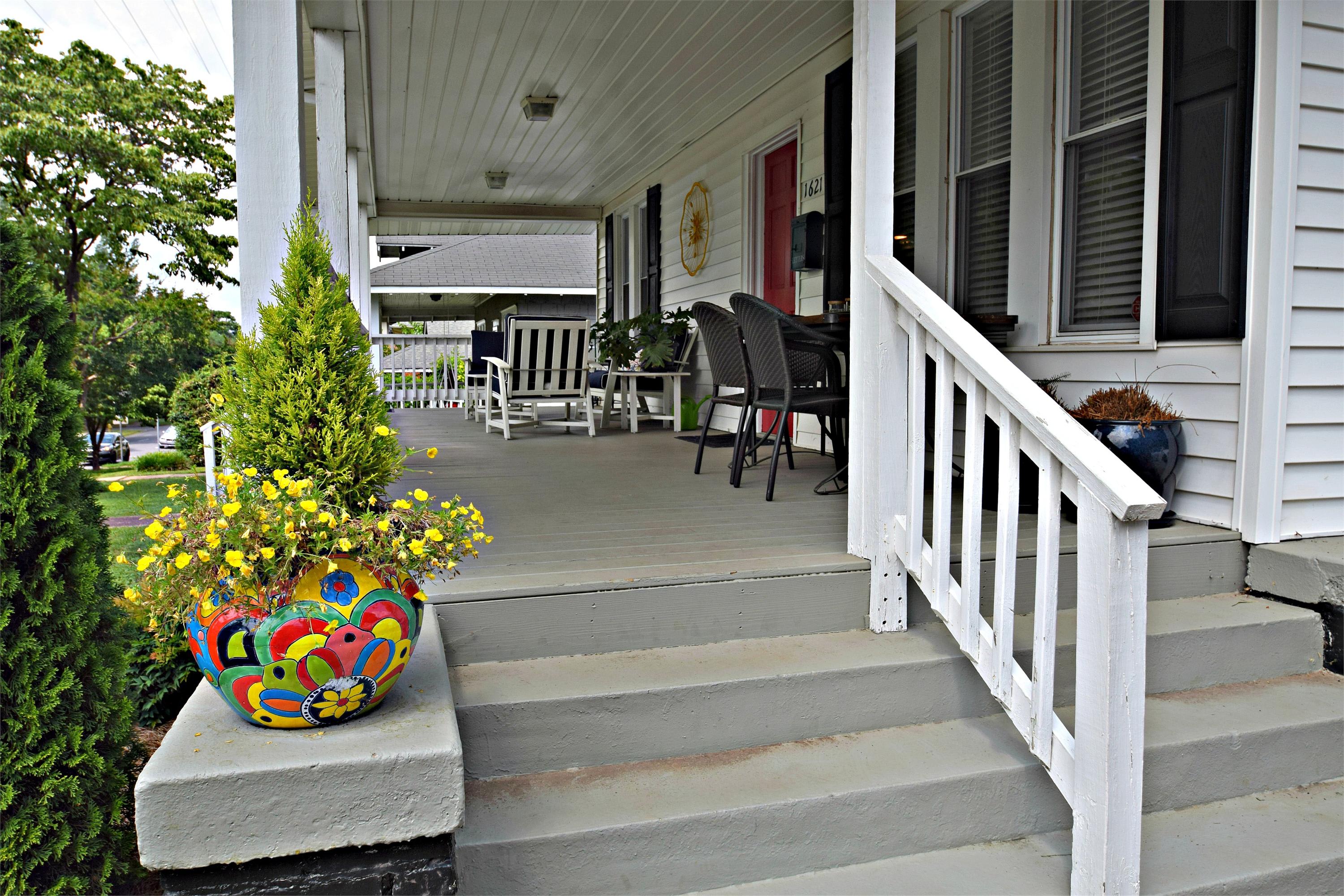 1621 Kenilworth Ave – photo 2