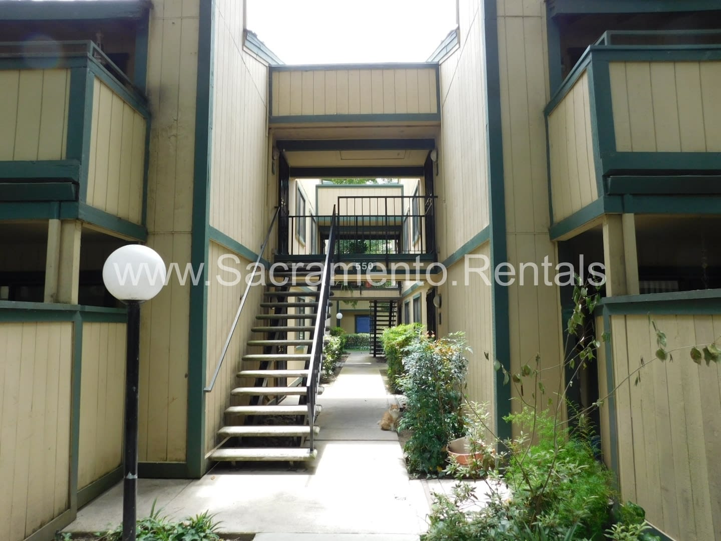 Wonderful 2bd/1+ba South Natomas Condo in Gated Community – photo 3