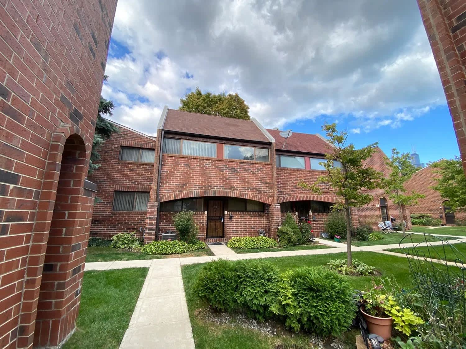 841 S Racine Ave Unit B – photo 1