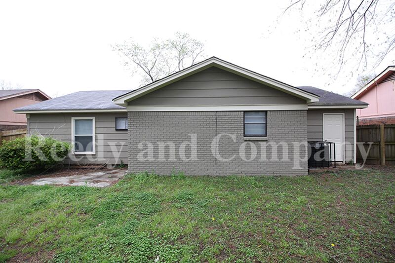 4041 Hitchcock St – photo 4