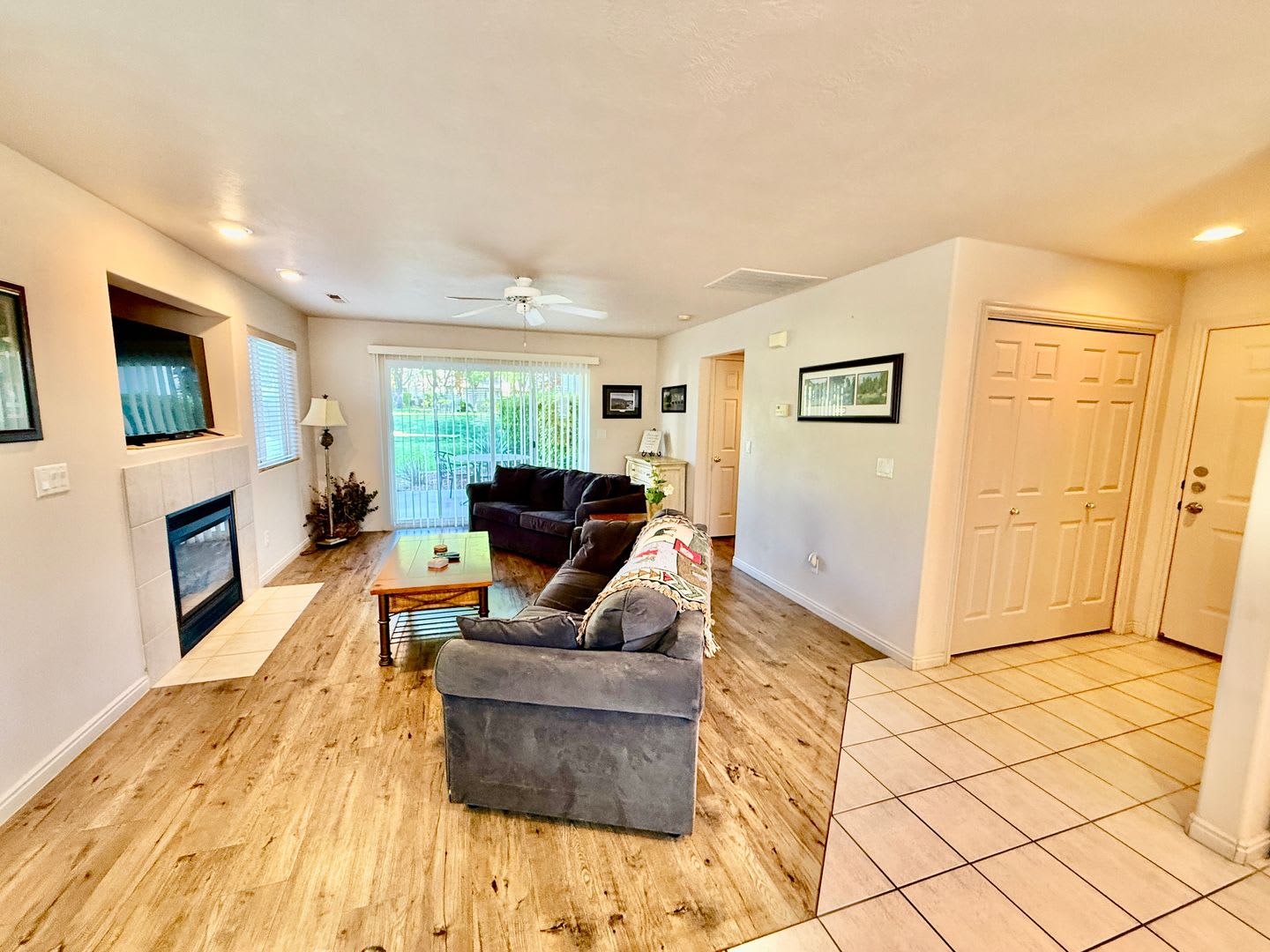 1 Br Available For Long Term Rental In Coveted Las Palmas Community – photo 3