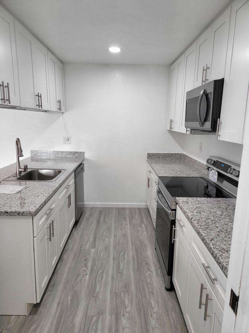 Beautifully remodeled 3 bedroom, 2 bath Home with bonus room – photo 4