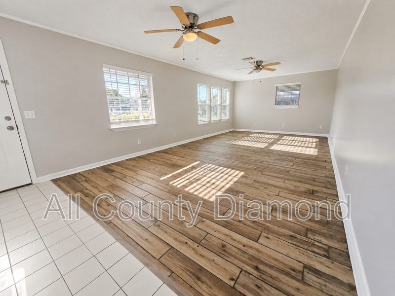 215 S Kimbrel Ave – photo 2