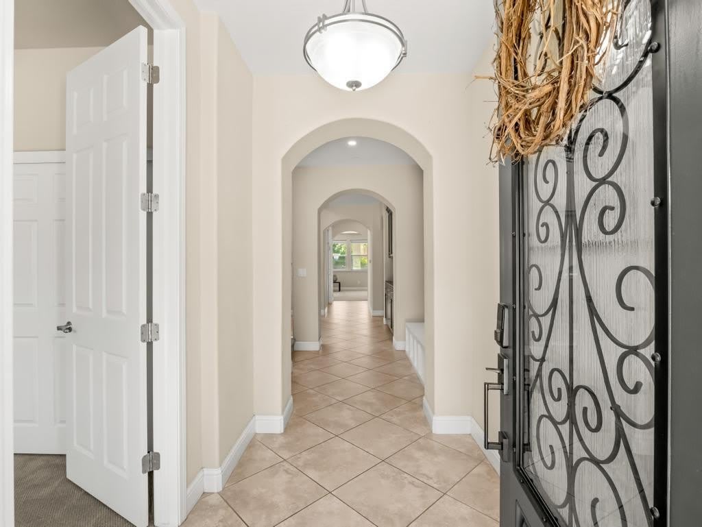 1229 E Via Roma Drive – photo 3