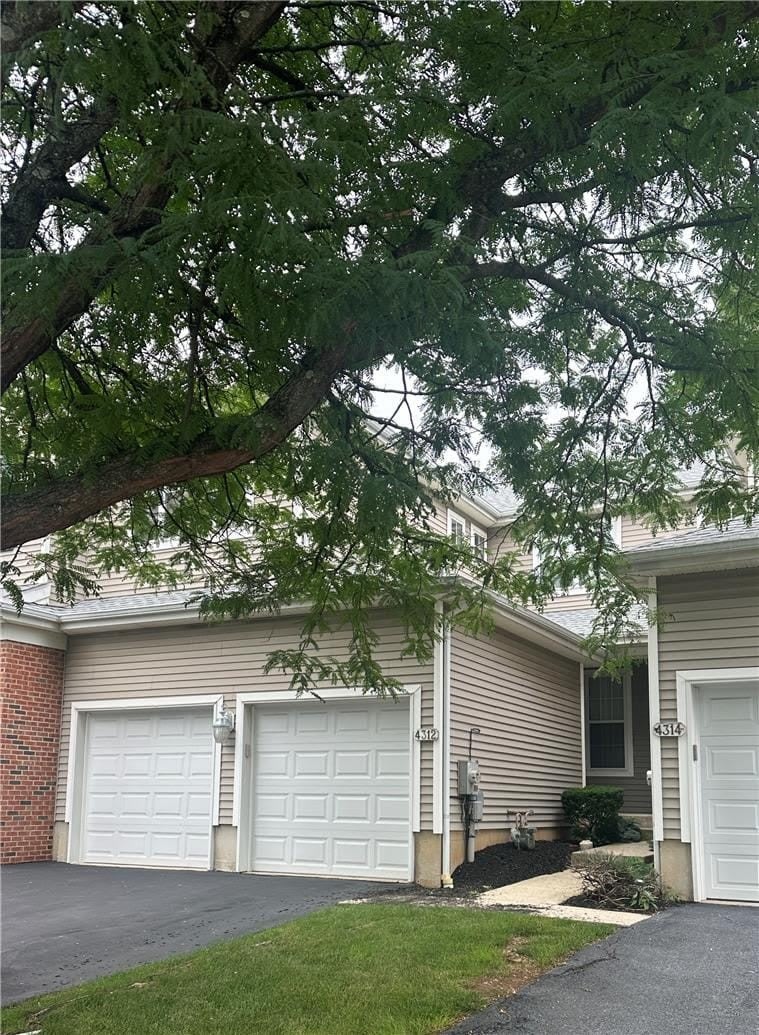 4312 Creek Road – photo 2