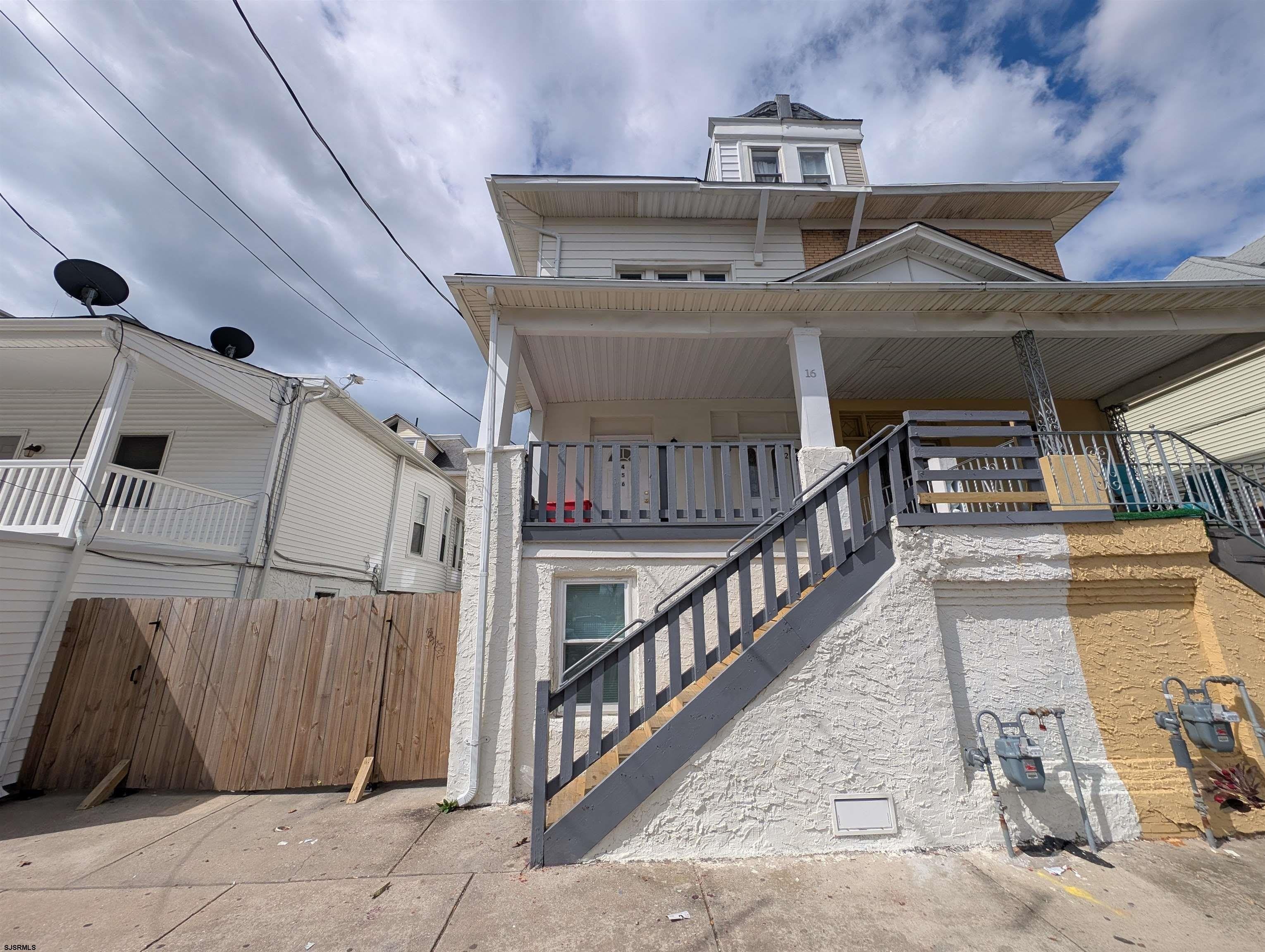 16 N Iowa Ave – photo 1