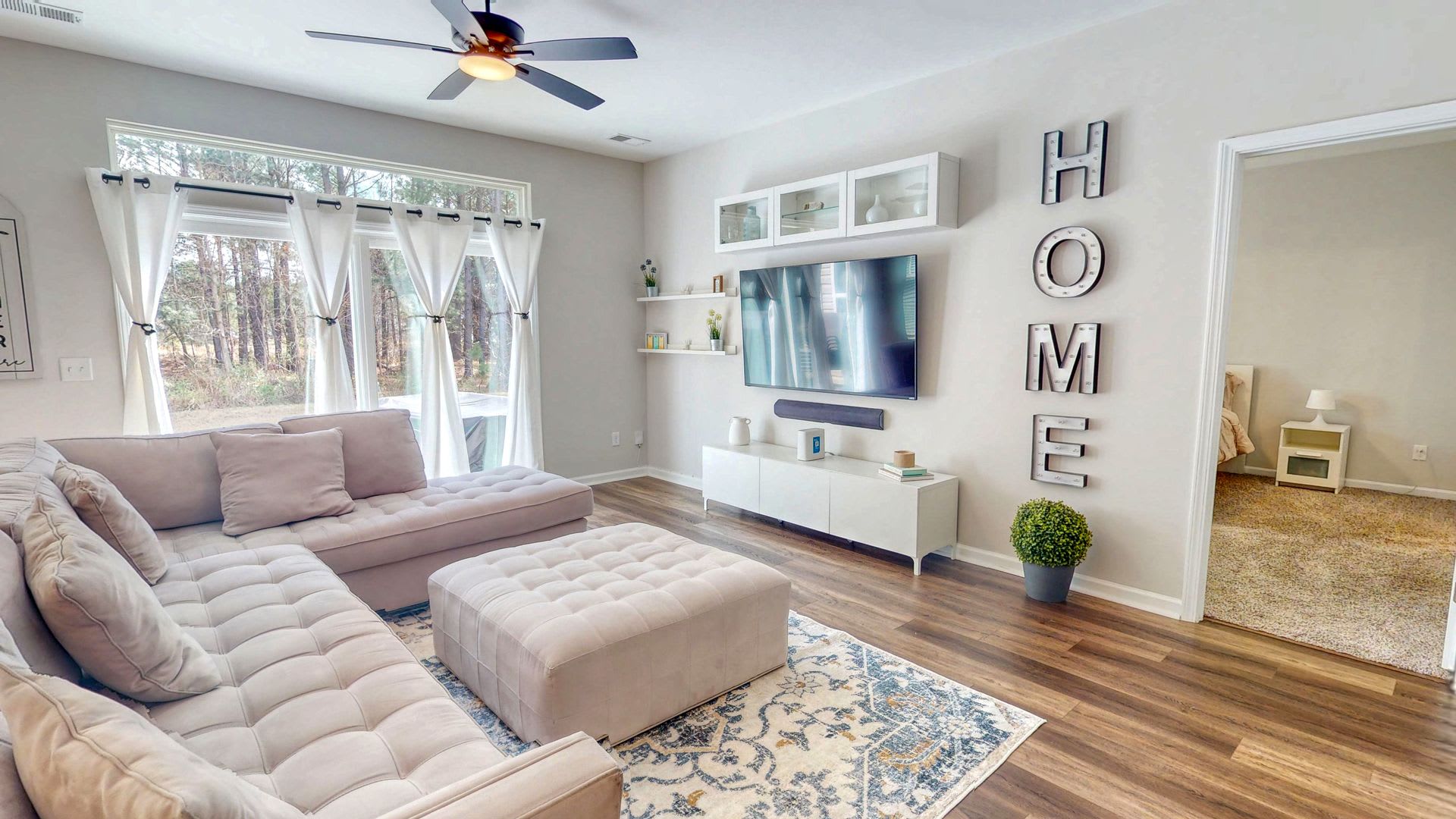 Spacious 4 bed, 2 bath Home with Neighborhood Amenities! – photo 3