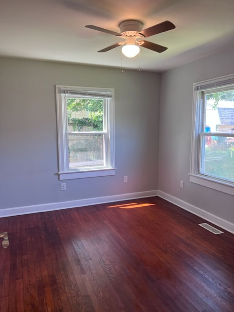 2 BR Belmont Area Cottage Heart of Downtown – photo 4
