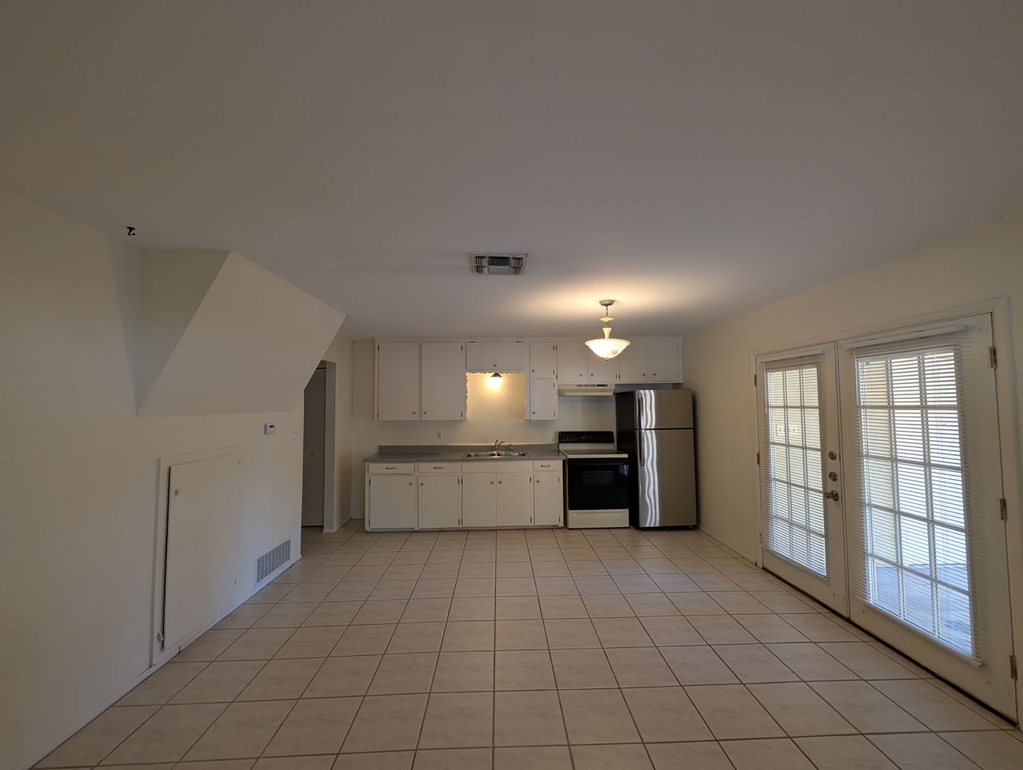 Walk To The Comal River Schlitterbahn Downtown Nb 1 1 Duplex With Courtyard Includes Fridge Washer Dryer Nbisd – photo 4
