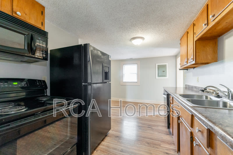 1603 Woodlawn Avenue – photo 2