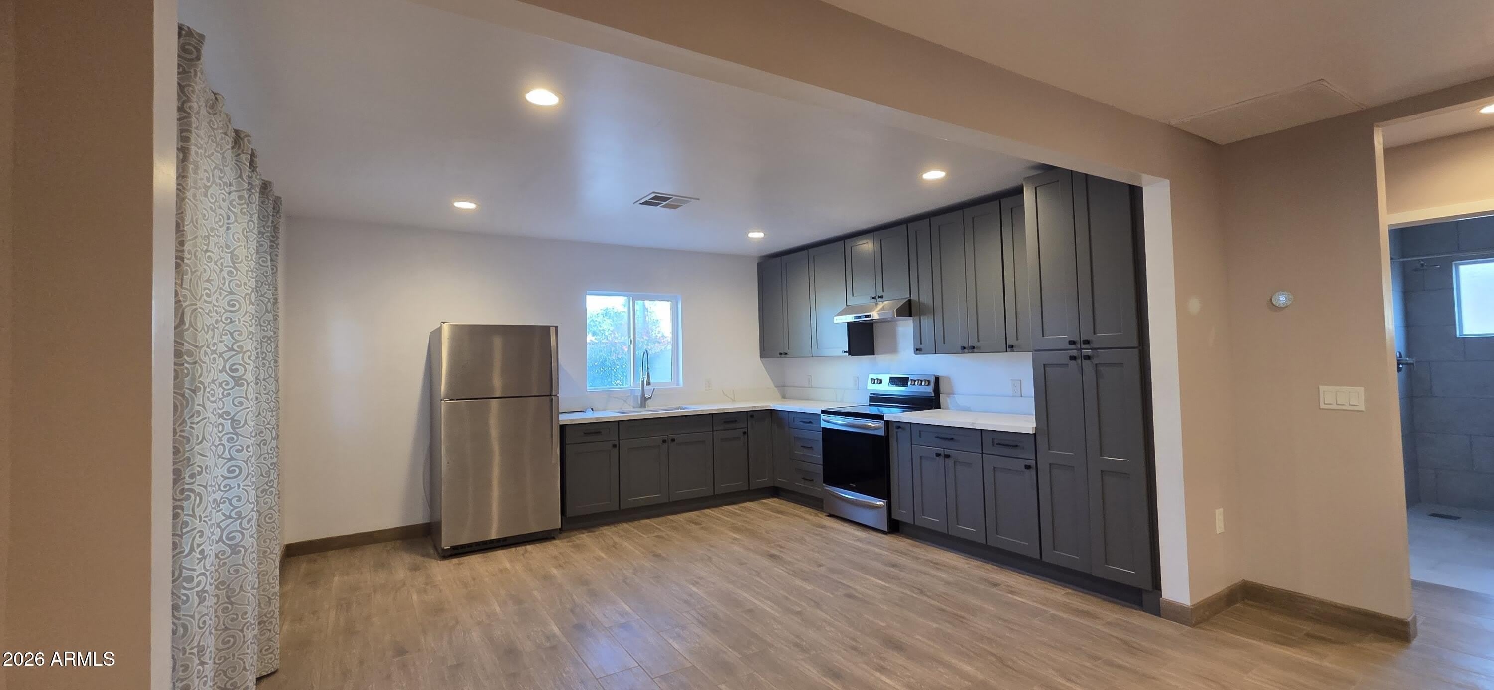 119 E HILL Drive E – photo 3