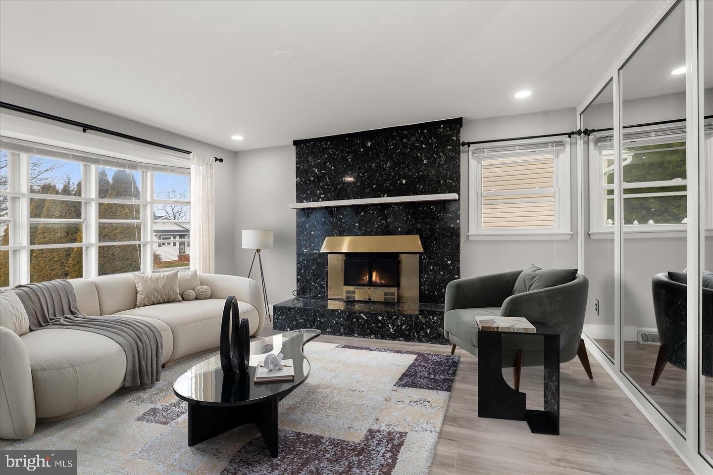 517 Winters Ln – photo 2
