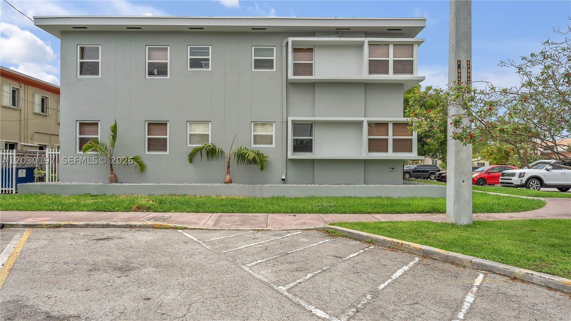 1905 Calais Dr – photo 3