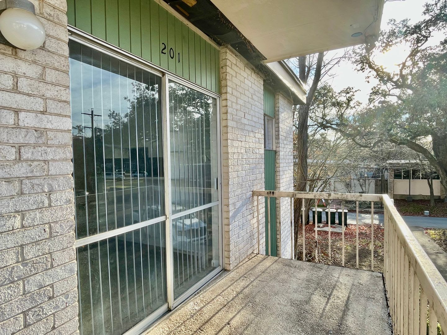 126 Scott St – photo 3