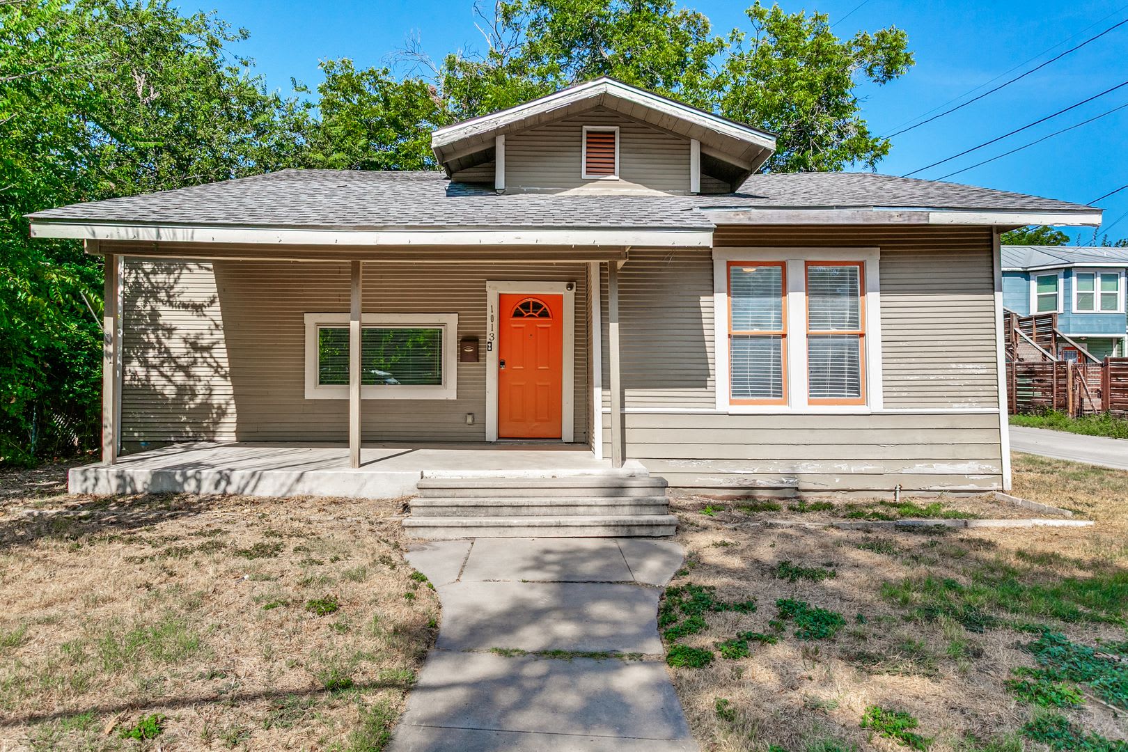 CHARMING DIGNOWITY HILL CRAFTSMAN – photo 2