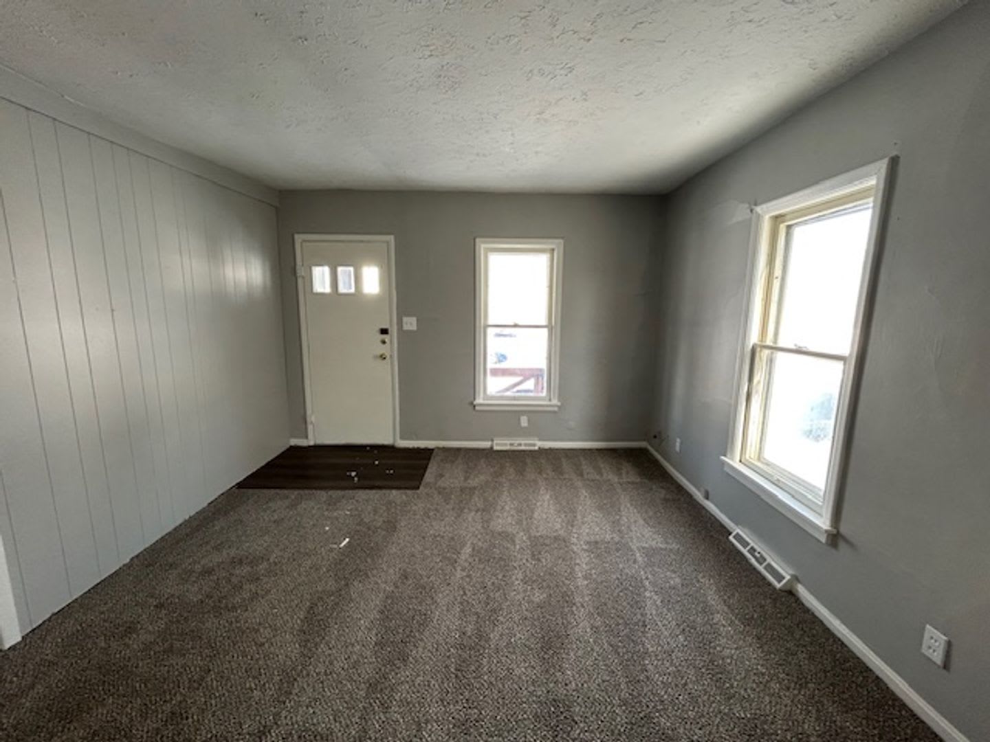 3 Bed- 1 Bath Single Family Home – photo 4