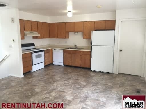 Beautiful Murray Twin Home For Rent! – photo 2