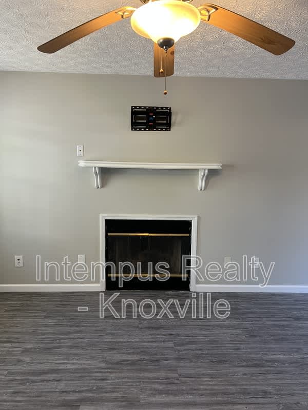 6014 Waterbury Ln – photo 2
