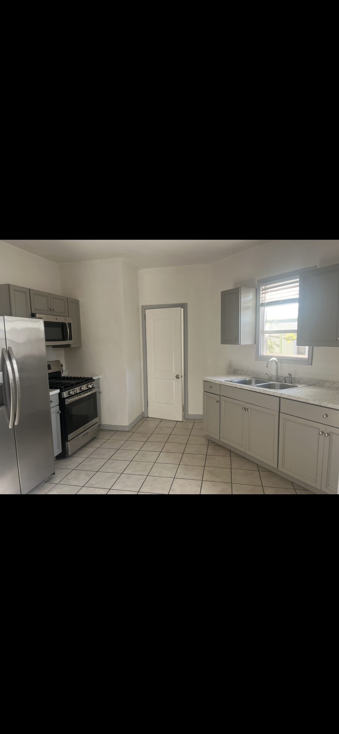 245 Alexander Street – photo 3