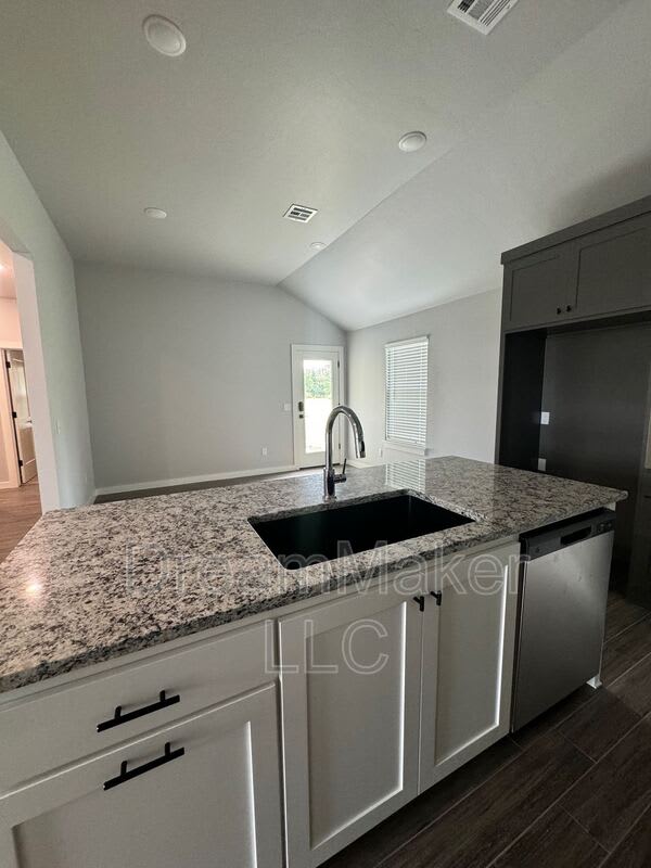 736 Apple Blossom Way – photo 4